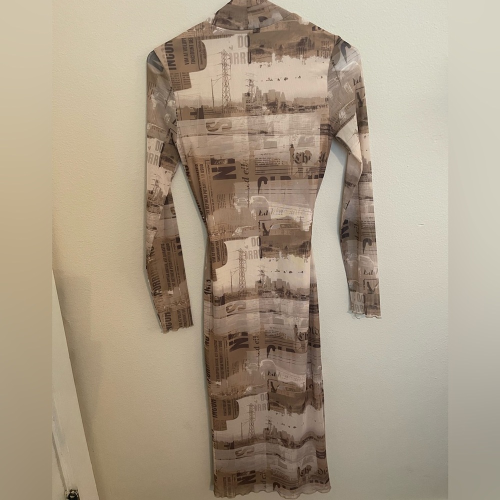 Forever 21, Newspaper Print, Cream/Tan, Size S